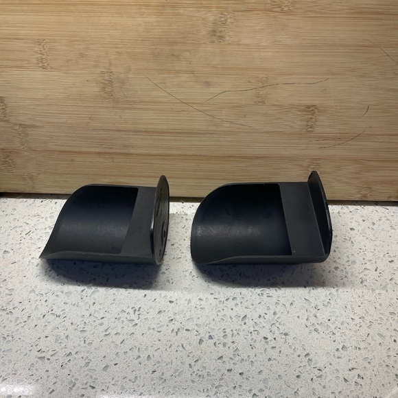 Tupperware black rocker scoops - Picture 2 of 2